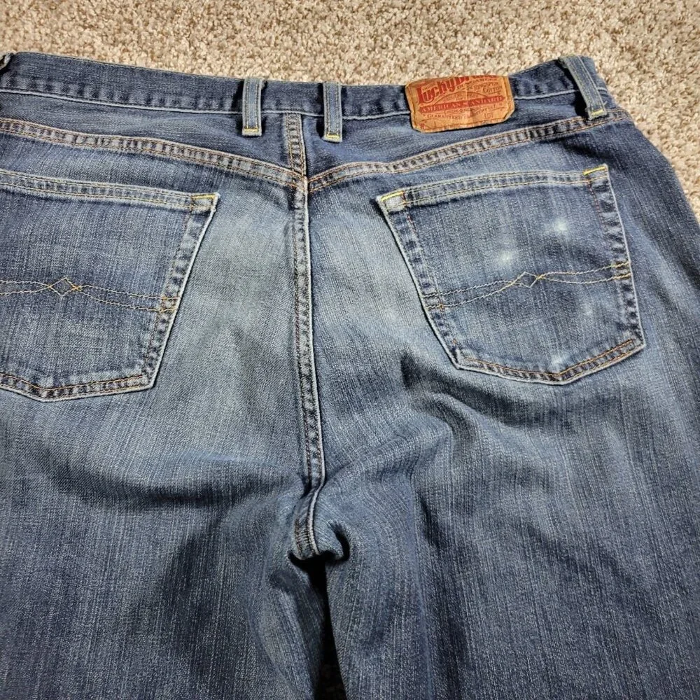 Lucky Brand Jeans Mens 38x30 Blue 181 Relaxed Straight Casual Dark Wash - Picture 6 of 9